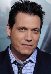 Holt McCallany