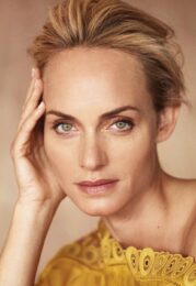 Amber Valletta